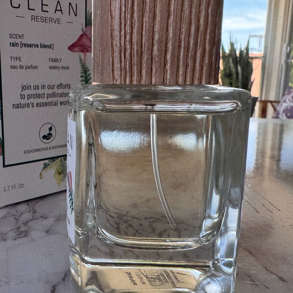 CLEAN RESERVE
Limited Edition Reserve - Rain Eau de Parfum - Picture 5 of 11